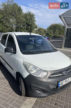 Хэтчбек Hyundai i10 2012 в 