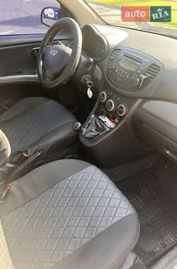 Хэтчбек Hyundai i10 2012 в 