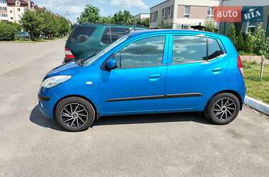 Хэтчбек Hyundai i10 2010 в 