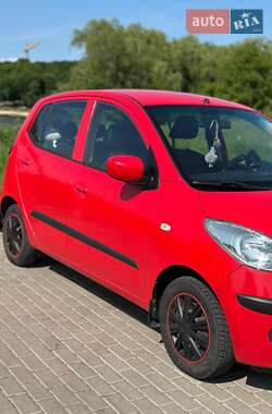 Хэтчбек Hyundai i10 2009 в 