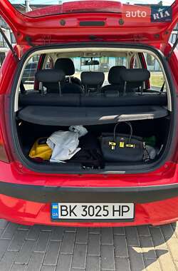Хэтчбек Hyundai i10 2009 в 
