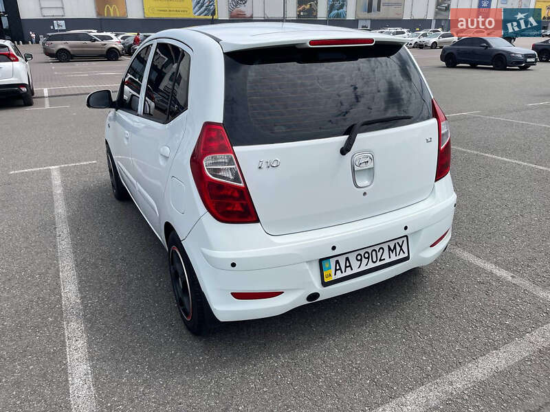 Хэтчбек Hyundai i10 2013 в Киеве