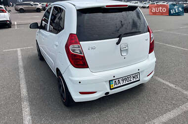 Хэтчбек Hyundai i10 2013 в 