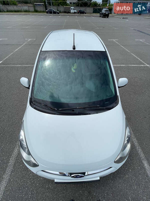 Хэтчбек Hyundai i10 2013 в Киеве