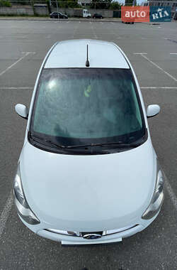 Хэтчбек Hyundai i10 2013 в 