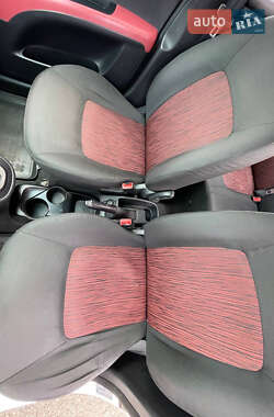 Хэтчбек Hyundai i10 2013 в 