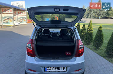 Хэтчбек Hyundai i10 2012 в 