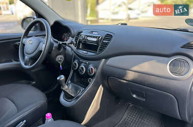 Хэтчбек Hyundai i10 2012 в 