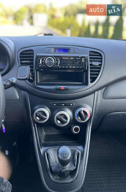Хэтчбек Hyundai i10 2012 в 