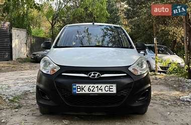 Хетчбек Hyundai i10 2012 в Вараші