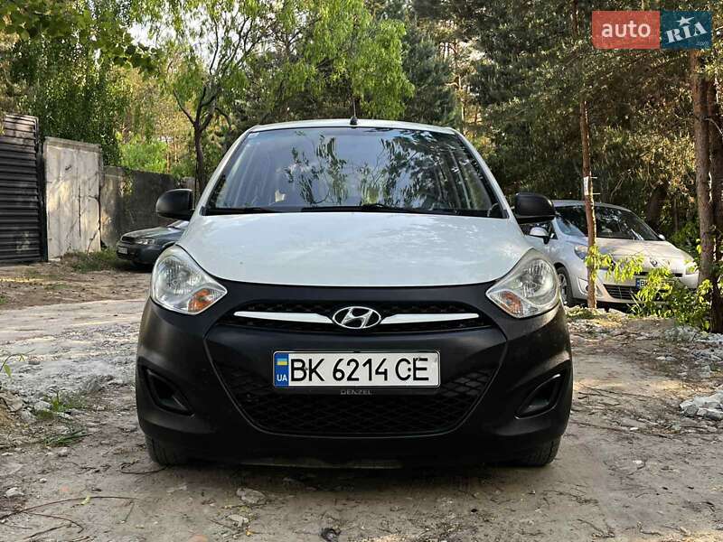 Хэтчбек Hyundai i10 2012 в Вараше