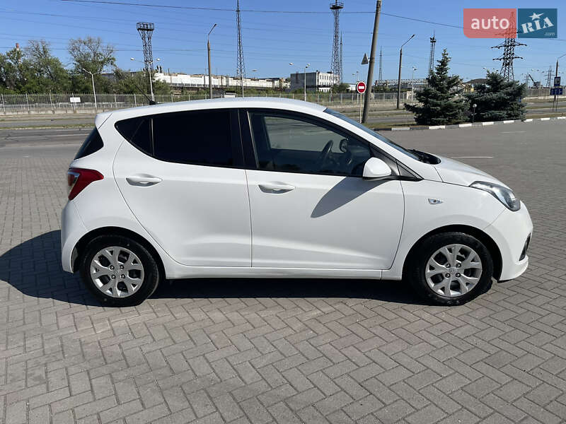 Хетчбек Hyundai i10 2014 в Запоріжжі