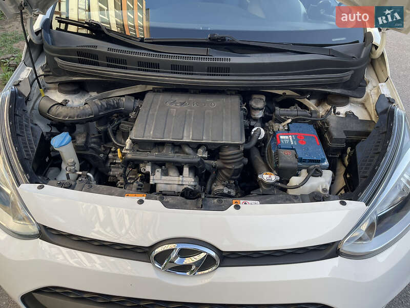 Хетчбек Hyundai i10 2014 в Запоріжжі