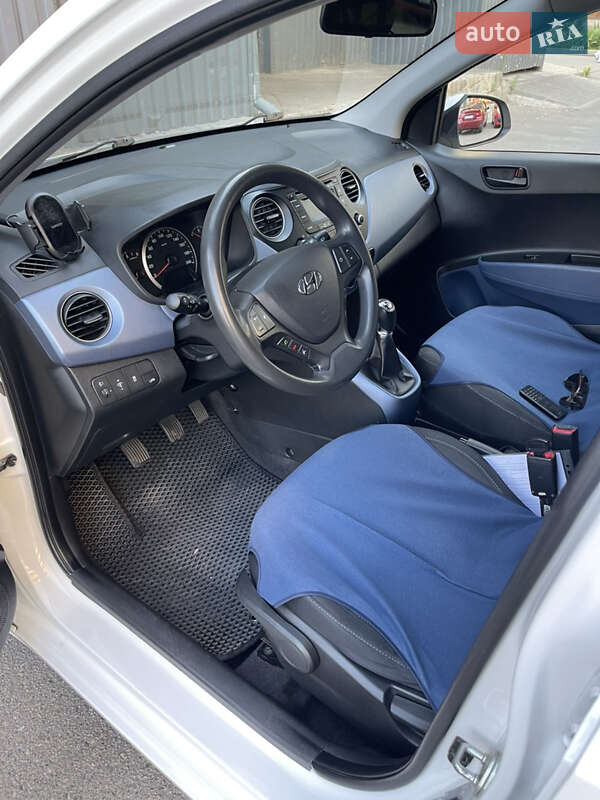 Хетчбек Hyundai i10 2014 в Запоріжжі