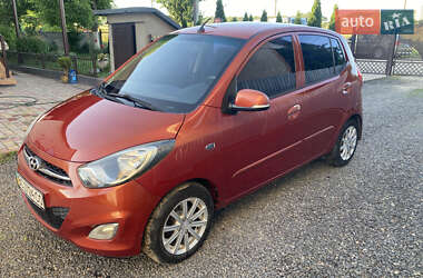 Хэтчбек Hyundai i10 2012 в 