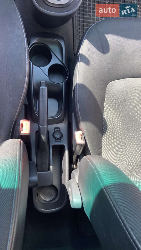 Хетчбек Hyundai i10 2011 в Ставищі