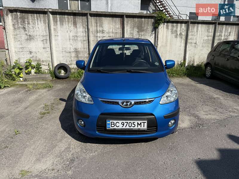 Хэтчбек Hyundai i10 2010 в 