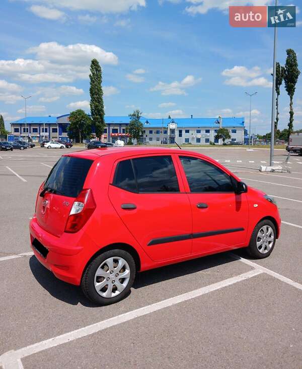 Хэтчбек Hyundai i10 2011 в Житомире