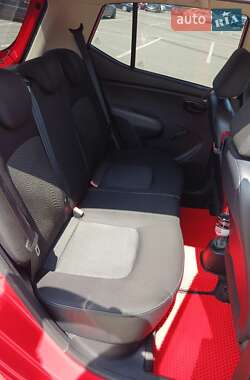 Хэтчбек Hyundai i10 2011 в 
