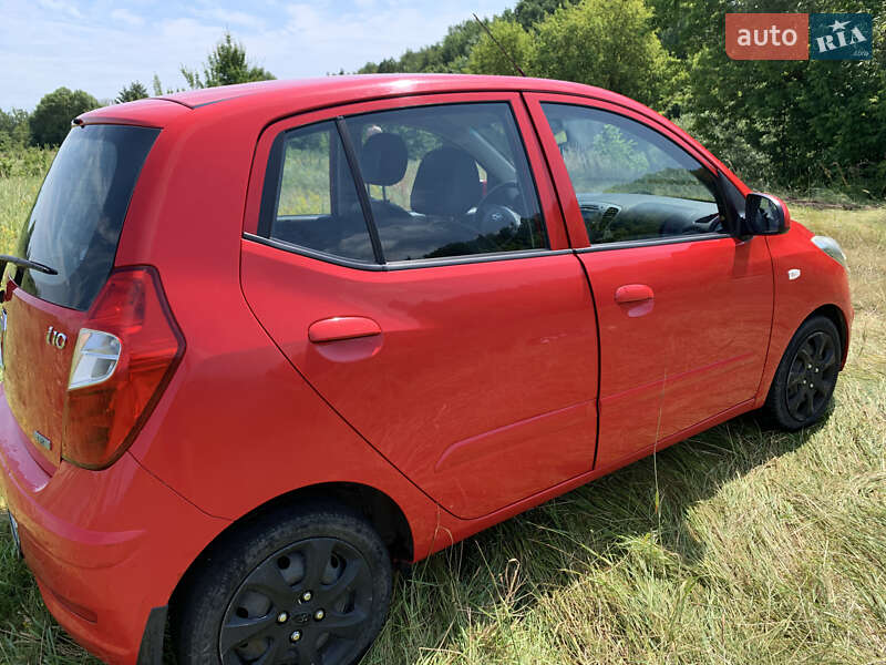 Хэтчбек Hyundai i10 2011 в Малине