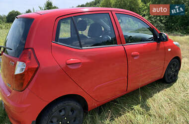 Хэтчбек Hyundai i10 2011 в 