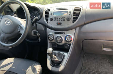 Хэтчбек Hyundai i10 2011 в 