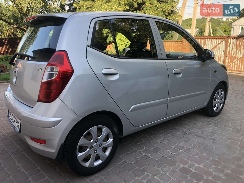 Хэтчбек Hyundai i10 2013 в Черновцах