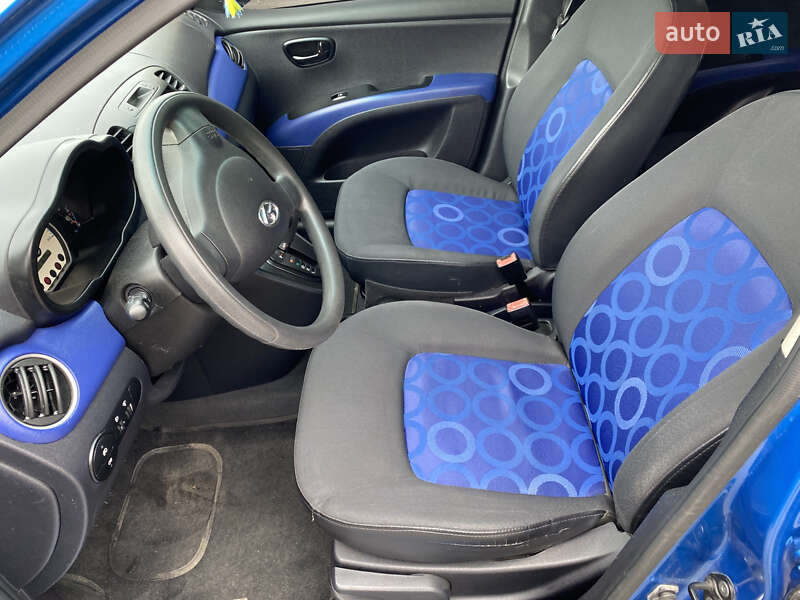 Хэтчбек Hyundai i10 2008 в Киеве