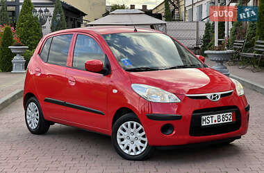 Хэтчбек Hyundai i10 2010 в 