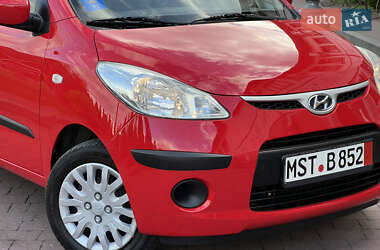 Хэтчбек Hyundai i10 2010 в 