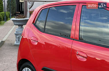 Хэтчбек Hyundai i10 2010 в 