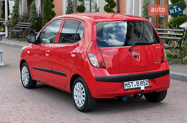 Хэтчбек Hyundai i10 2010 в 