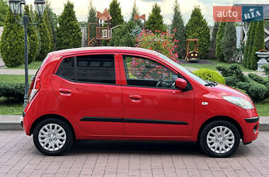 Хэтчбек Hyundai i10 2010 в 