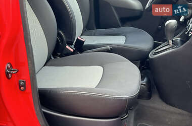 Хэтчбек Hyundai i10 2010 в 