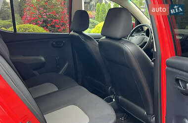 Хэтчбек Hyundai i10 2010 в 