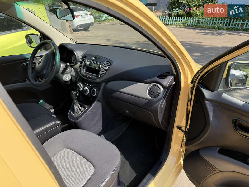 Хэтчбек Hyundai i10 2008 в Киеве