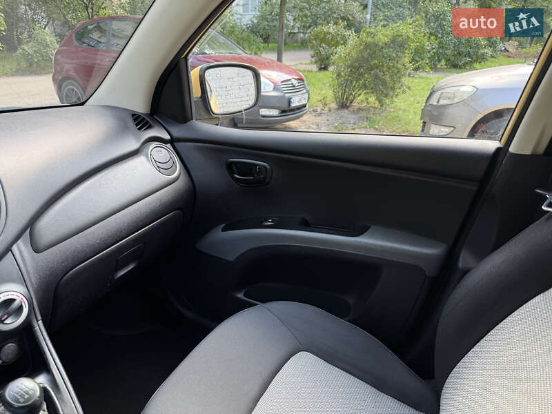 Хэтчбек Hyundai i10 2008 в Киеве