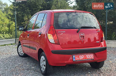 Хэтчбек Hyundai i10 2009 в 