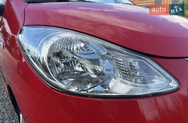 Хэтчбек Hyundai i10 2009 в 