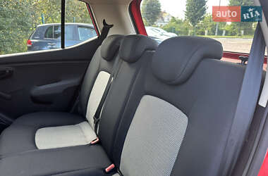 Хэтчбек Hyundai i10 2009 в 