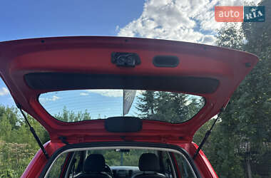 Хэтчбек Hyundai i10 2009 в 