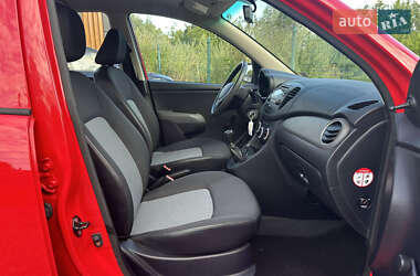 Хэтчбек Hyundai i10 2009 в 