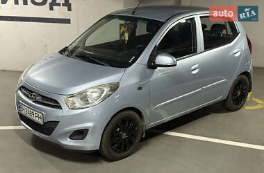 Хэтчбек Hyundai i10 2011 в Одессе