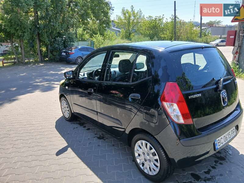 Хэтчбек Hyundai i10 2009 в Львове