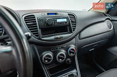 Хэтчбек Hyundai i10 2012 в 