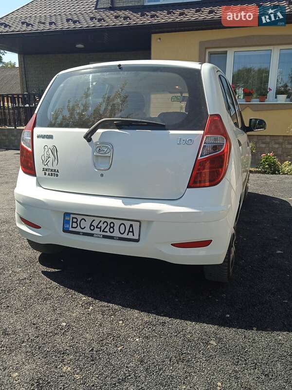 Хэтчбек Hyundai i10 2013 в Самборе фото 4 Хэтчбек Hyundai i10 2013 в Самборе