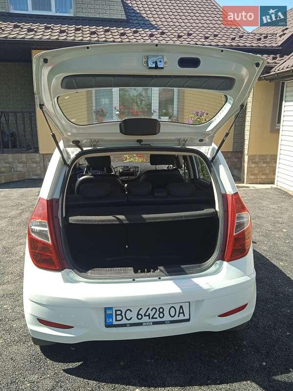 Хэтчбек Hyundai i10 2013 в Самборе фото 6 Хэтчбек Hyundai i10 2013 в Самборе