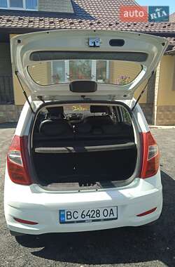 Хэтчбек Hyundai i10 2013 в 