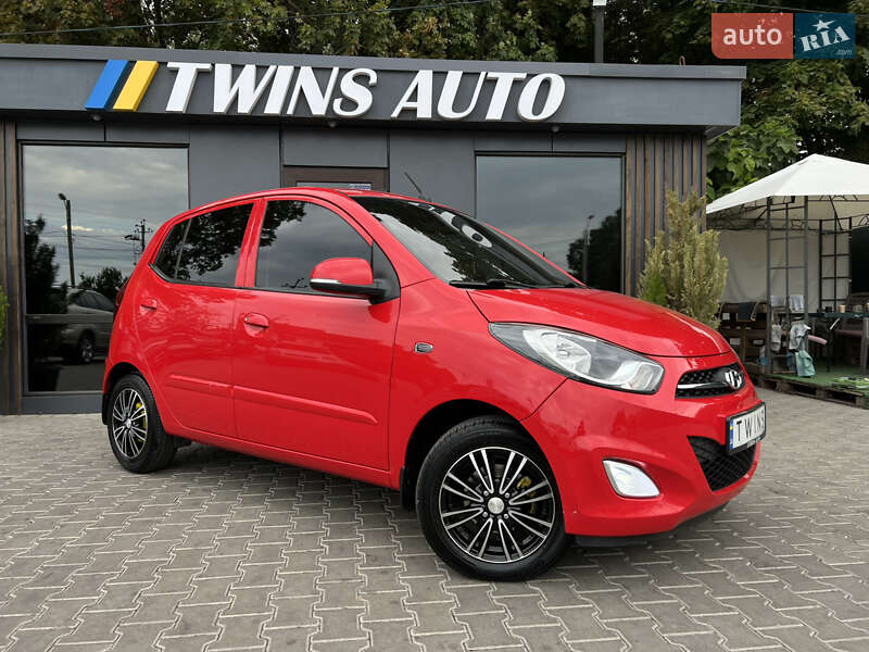 Хэтчбек Hyundai i10 2013 в Одессе