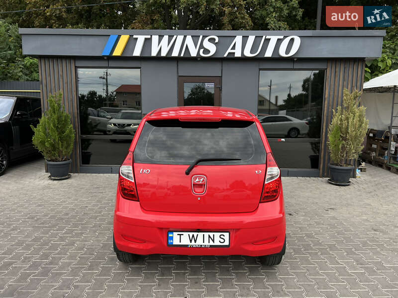 Хэтчбек Hyundai i10 2013 в Одессе